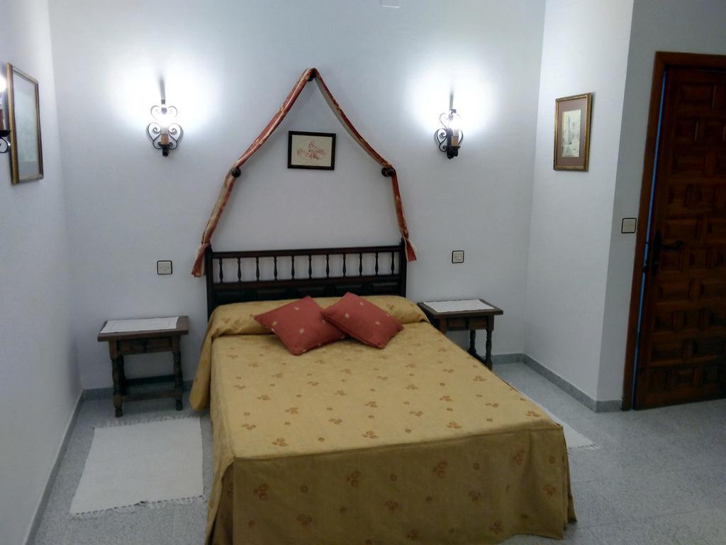 Hostal Meson la Cadena Trujillo Exterior foto